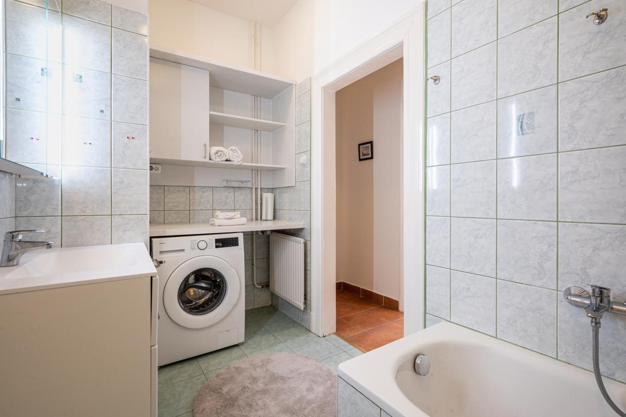 Apartment Nirvana Niche *